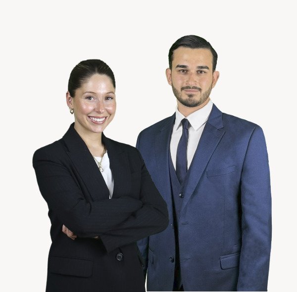 Paar vertraut auf Immobilienmakler