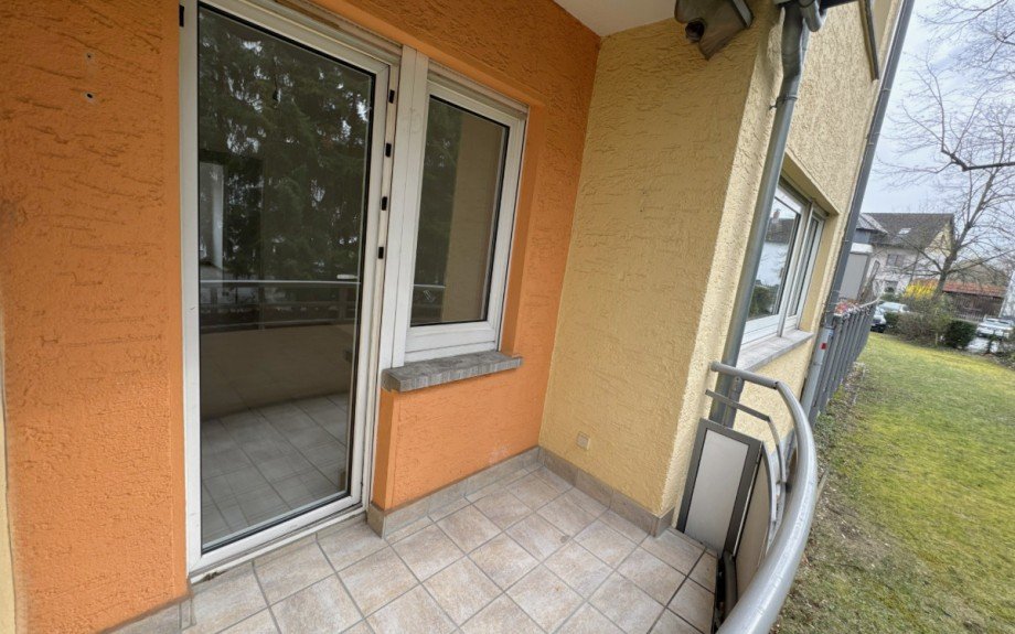 FVS37 - Balkon Erdgeschosswohnung Dreieich